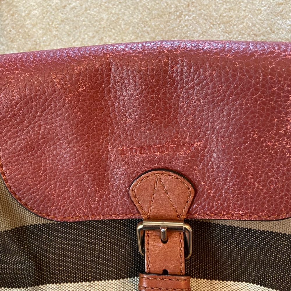 Authentic Burberry crossbody - Picture 2 of 12